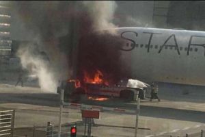PANICĂ pe AEROPORTUL din FRANKFURT. Un AVION Airbus A 340-300 a fost cuprins de FLĂCĂRI 