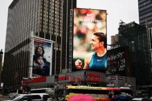 Simona Halep, pe un ecran gigant în centrul New York-ului: ”You never forget your first”