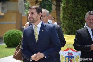 FOTO. Nicolae, nepotul Regelui Mihai, în vizită la Catedrala din Alba Iulia, ctitorită de înaintaşii lui: Am trimis o scrisoare către mătuşa mea, Principesa Margareta. Ne-ar face o onoare să vină naşă la nuntă