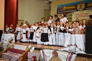 FOTOGALERIE. Explozie de talent la Festivalului Folcloric pentru preşcolari „Deschideţi porţile mari”