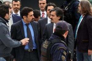 LUNETIȘTII greci apără 8 militari turci de MÂNA LUNGĂ a lui Erdogan