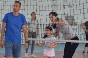 Acţiunea „Volei pentru toţi copiii” a demarat