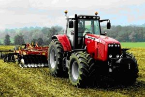 Cum se schimbă munca la fermă: 4 unelte clasice, înlocuite de aparate performante