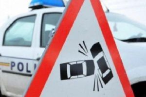 Bebeluş de 5 luni rănit într-o coliziune auto