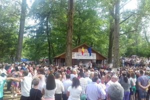 „Festivalul Cireşarii” din  Dănicei, organizat exemplar de primarul  Dumitru Pirneci