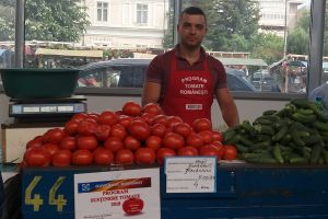 Roşiile autohtone au ajuns pe tarabe şi în aprozare