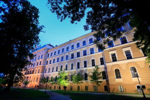 Cresc preţurile biletelor la Teatrul Regina Maria şi Muzeul Ţării Crişurilor