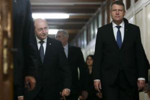 Băsescu: Singura soluţie a lui Iohannis - referendumul. Se află într-o situaţie extrem de dificilă