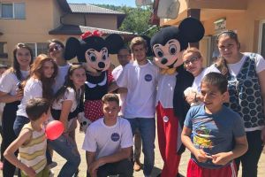 „Zâmbet de copil”, acţiune caritabilă în mai multe case de tip familial din Gura Humorului