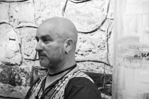 FOTO: Artistul plastic aiudean Stefan Balog a sărbătorit 50 de ani de viaţă printr-o amplă şi reprezentativă expoziţie