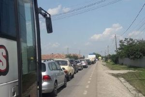 Trafic „bară la bară” în zona Sânpaul!