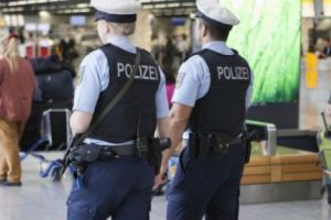 Româncă de 15 ani înjunghiată mortal într-un parc din Germania
