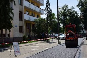 Asfaltări în cartierul Cornişa