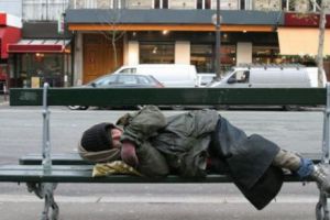 Oamenii STRĂZII vor fi scoşi în afara LEGII. „O POVARĂ pentru locuitorii oraşului”