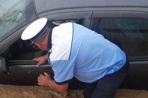 FOTO. Sătmărean declarat Poliţistul Zilei în România, după ce a salvat viaţa unui bătrân