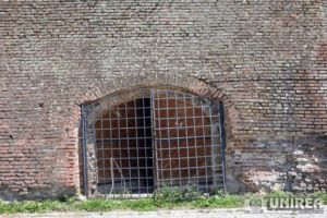 LICITAȚIE pentru concesionarea a trei spaţii din şanţurile Cetăţii Alba Carolina. Preţuri minime de pornire între 56 şi 479 de euro pe lună