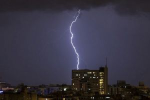 Revin furtunile. Cod galben până vineri.