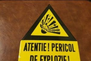 ALERTA MAXIMĂ! Un TIR incarcat cu substante explozive risca sa sara in aer BREAKING NEWS! Autorităţile intervin în forţă chiar ACUM