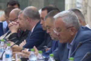 Viorica Dăncilă a făcut la Guvern o „comisie de tăiat hârtii”