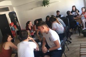 Poliţiştii alături de elevi ORA DE NET