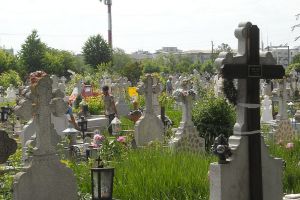 Tarife practicate în cimitirele din Bacău
