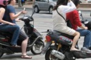 Un copil in varsta de 16 ani s-a ales cu dosar penal dupa ce a condus fara permis un scuter