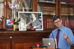 Joaca de-a ŞOARECELE şi PISICA dintre COMUNIŞTII români şi SOVIETICI descrisă de Larry Watts