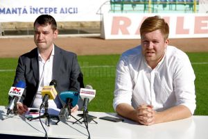 După ce s-au făcut de râs în România în sezonul trecut, cei de la Foresta ne aşteaptă ...