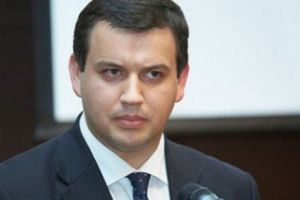 EUGEN TOMAC şi-a depus CANDIDATURA pentru preşedinţie. Acesta va urma CALEA lui TRAIAN BĂSESCU