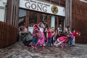 Noi ateliere de creaţie pentru copii la început de vacanţă la Teatrul Gong