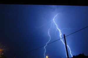 Cod Portocaliu de vreme rea in Timis: averse si descarcari electrice