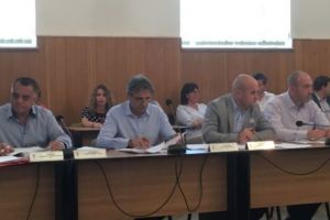 O sută de mii de lei pentru modernizarea sălii de şedinţe a Consiliului Local Piteşti