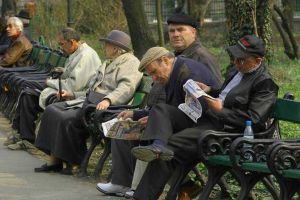 În Teleorman, 10 salariaţi susţin 16 pensionari