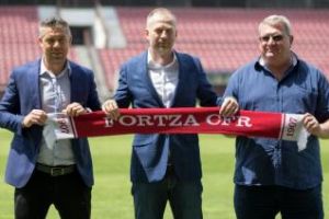 E OPFICIAL! Edi Iordănescu a semnat cu CFR Cluj: Noi vom face totul, vom da totul până la ultima picătură de energie