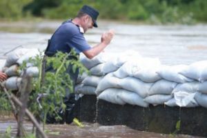 Cod Portocaliu de vreme rea în Banat: vor fi vijelii, ploi torenţiale şi grindină, 2 zile