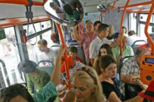 RATB în impas: probleme comune, soluţii diferite.  Traficul care transformă viaţa locuitorilor într-o luptă permanentă cu secundele