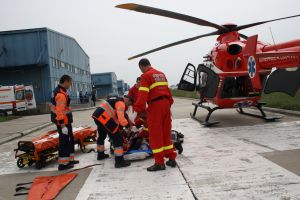 Femeie însărcinată în luna a opta, rănită grav în urma unui accident rutier