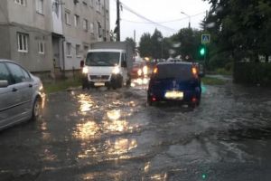 ALERTĂ – Cod portocaliu în aproape toate localităţile din judeţul Sibiu. Ploi torenţiale!