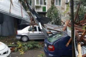 S-A RUPT CERUL la Râmnicu Vâlcea! Furtuna a făcut ravagii. Oraşul, la un pas de dezastru