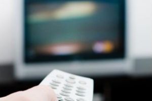 Filmele româneşti, subtitrate pentru persoanele cu deficienţe de auz, proiect adoptat de deputaţi