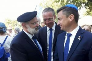 Insectar de Bahlui: “Poza & pozna”