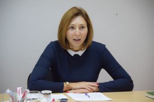 Ambrus Izabella: Clasele simultane nu sunt o soluţie adecvată pentru elevii maghiari din judeţul Braşov