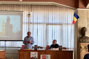 FOTO. Felician Pop şi-a lansat două volume la Iaşi