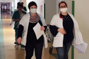 Bebeluş din Tulcea, bolnav de rujeolă, decedat la Constanţa pe fondul unor complicaţii respiratorii severe

