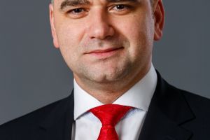 Bodea il face de ras pe Chirica