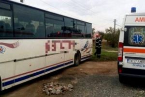 Şofer strivit sub autobuz