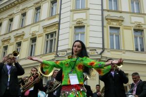 Ritmuri africane, columbiene şi fanfara de la Cozmeşti în cea de-a şaptea zi de FITS!