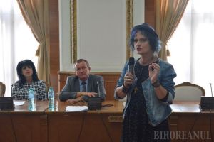 Scandal în Consiliul Local: Pictoriţa Vioara Bara reclamă absenţa unui spaţiu pentru expoziţii de anvergură (FOTO)