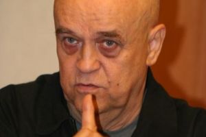 O nouă TRAGEDIE loveşte muzica populară! Din păcate, Benone Sinulescu.... „Toţi pierim unul câte unul!”