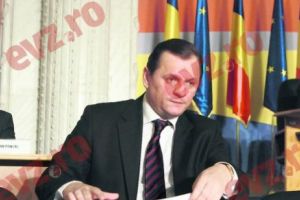 Pe schema lui Băsescu, Iohannis dă spionii PSD-ului
